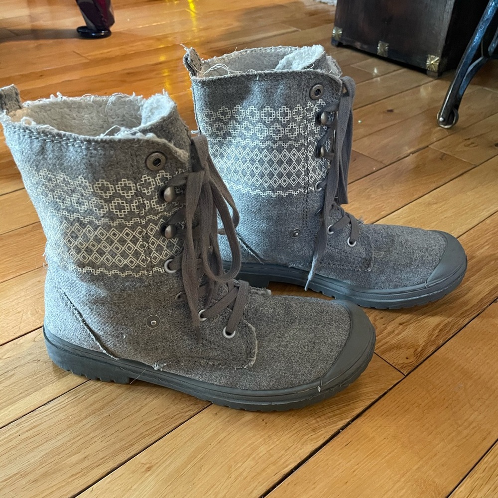 Roxy Boots